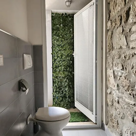 Apartment Be Your - La Casetta Vicino Al Porto *