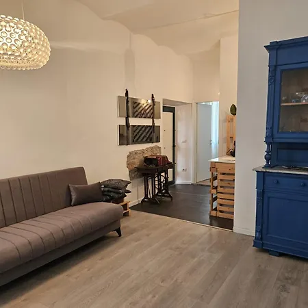 Apartment Be Your - La Casetta Vicino Al Porto *